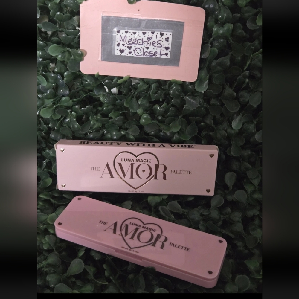 LUNA MAGIC The Amor Palette 4.0 g 0.14 oz New in Box Shimmer Sparkle Eyeshadow